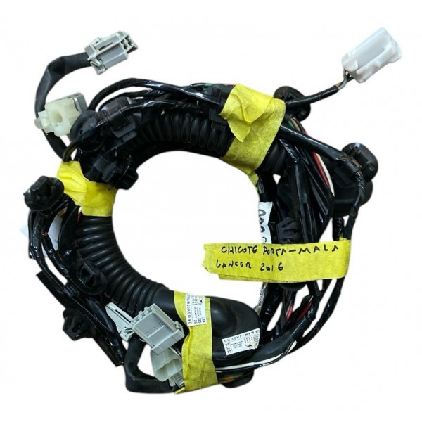 Chicote Porta Malas Lancer 2016