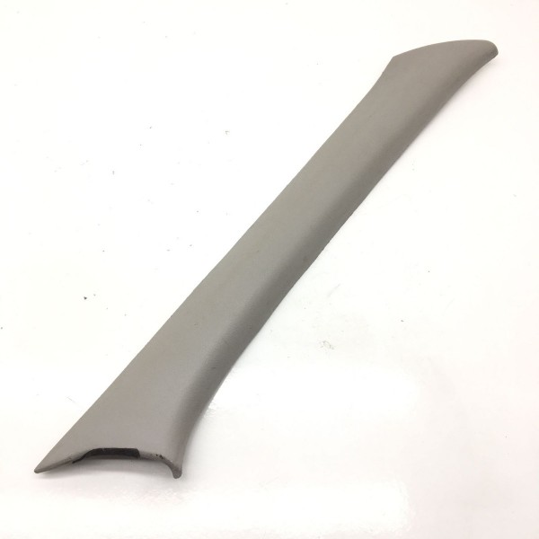 Moldura Coluna Lado Direito Do Parabrisa Vw Parati G2
