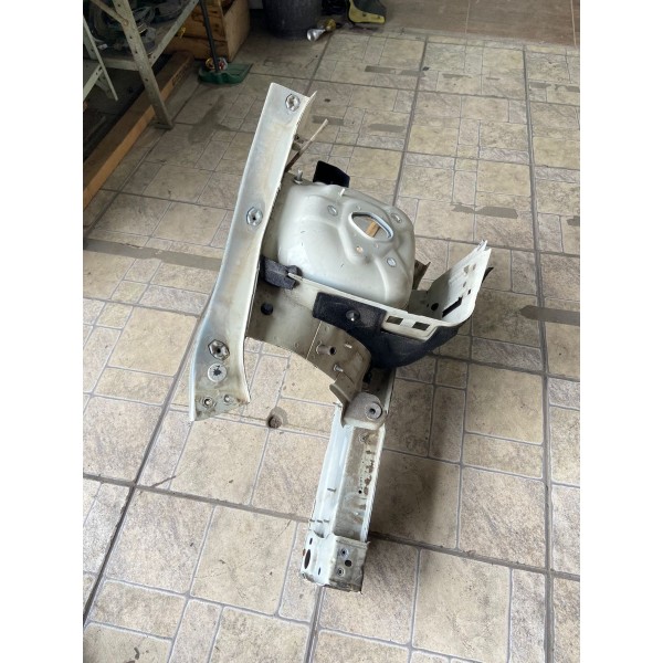 Caixa Roda Longarina Esquerda C180 2011 2012 2013 2014 Orig.