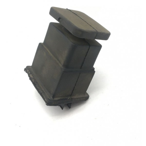 Coxim Superior Do Radiador Amarok 2010-2018 Original Vw