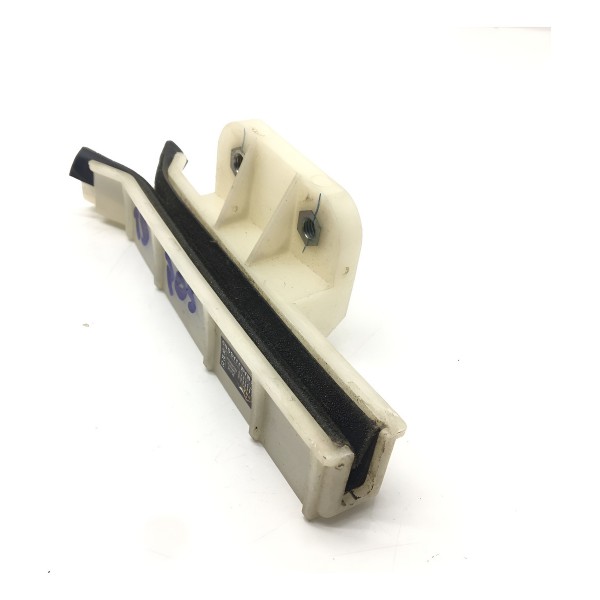 Guia Vidro Porta Traseira Direita Fiat Mobi 16/22 520309370 Branco