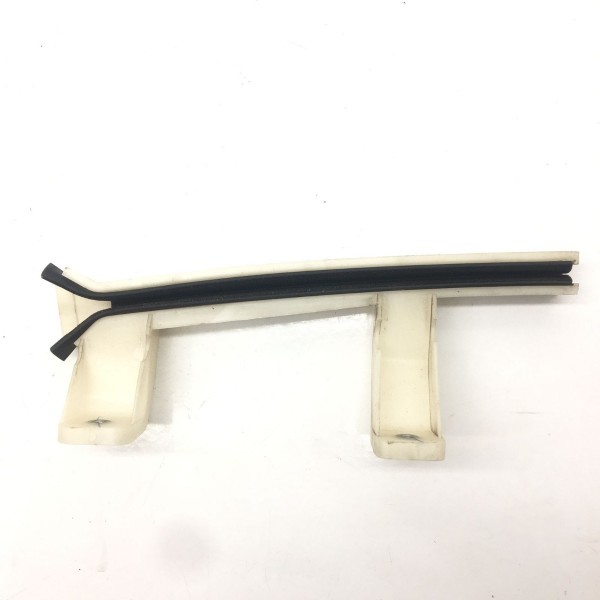 Guia Canaleta Vidro Dianteiro Direito Fiat Mobi 520057770