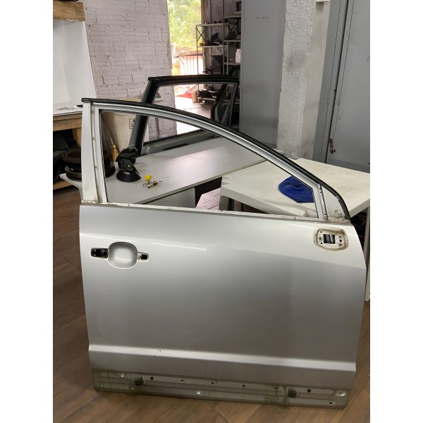 Porta Dianteira Direita Gm Captiva 2008 Até 2017 Original Dianteira Direito Prateado