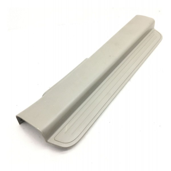 Soleira Da Porta Dianteira Direita Captiva 2008 À 2015 Orig.