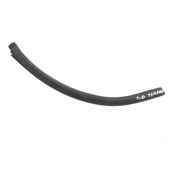 Borracha Inferior Da Porta Traseira Direita Tempra 96 /2000