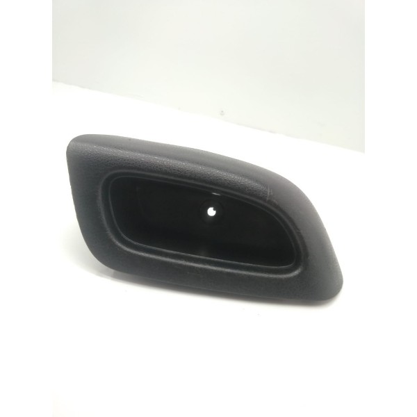 Puxador De Porta Dianteiro Direito Nissan Versa 2015