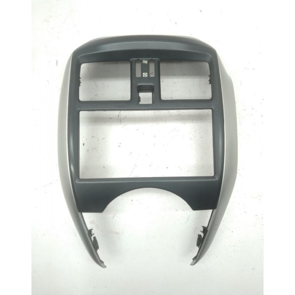 Moldura Painel Central Multimídia Nissan Versa Original