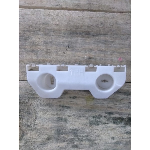 Guia Suporte Parachoque Nissan Versa 2019 Dianteiro Direito