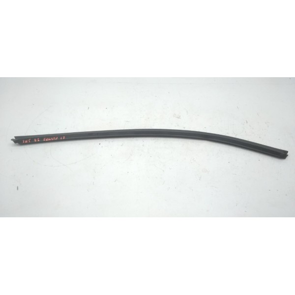 Borracha Interna Porta Dianteira Esquerda Cerato 2016