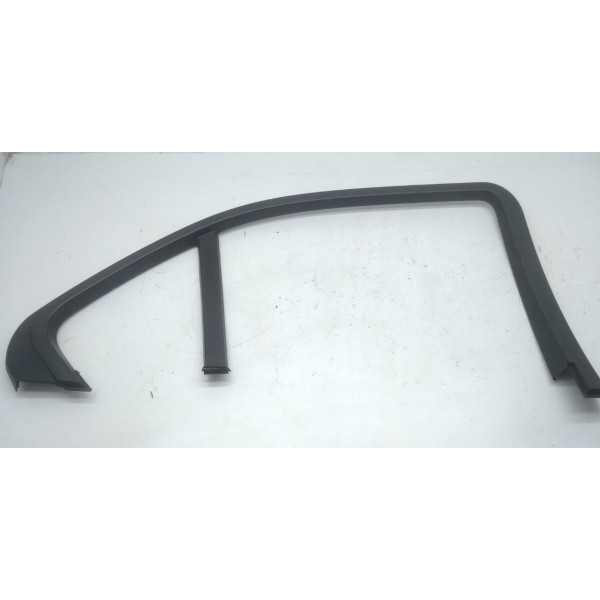 Moldura Arco Da Porta Traseira Esquerda C180 2012 A 2014