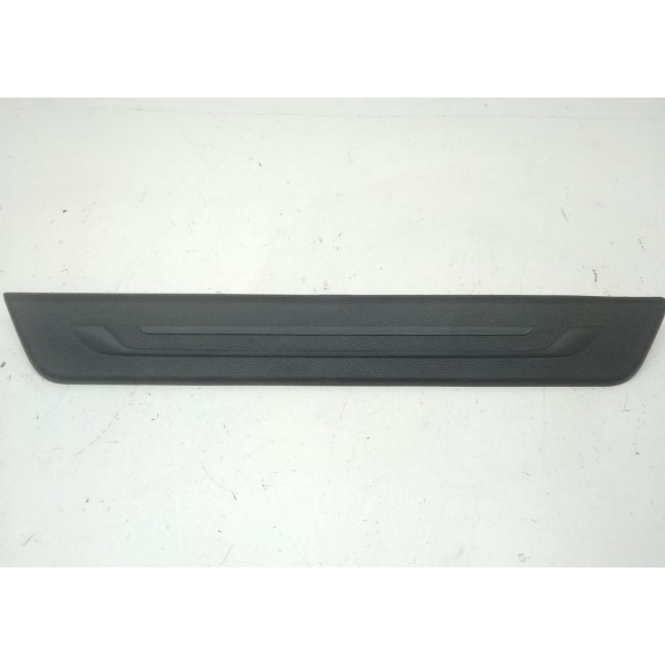 Acabamento Soleira Dianteira Direita Kia Cerato 2016