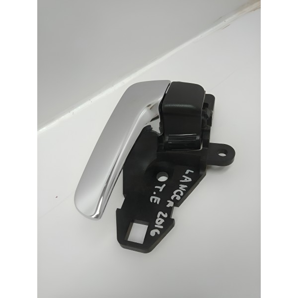 Maçaneta Interna Traseira Esquerda Lancer 2016 Original Traseira